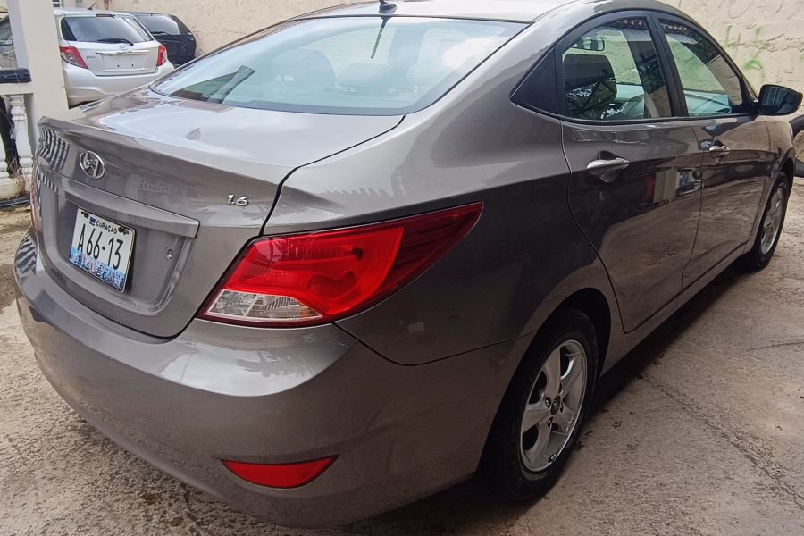 Hyundai Accent A66-13